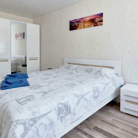 088 Apartment Near Airport Zhulyan Kiev Exterior foto